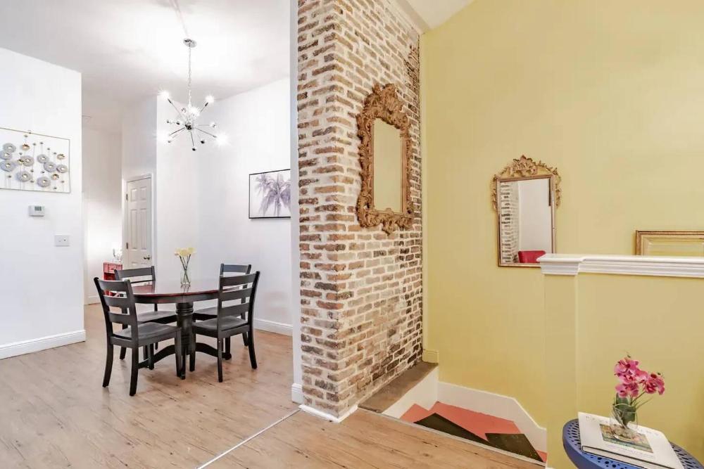 Historic District Apartment Quiet Street Central Location!